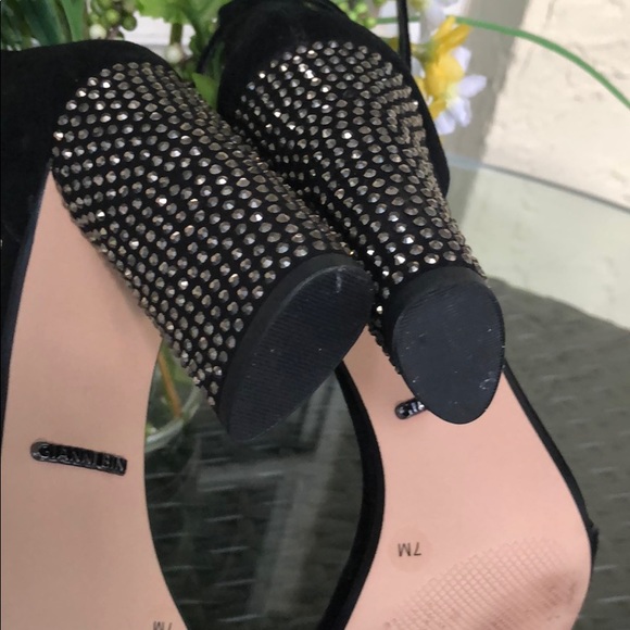 Black suede Gianni Bini sandals with ankle strap - Picture 5 of 9